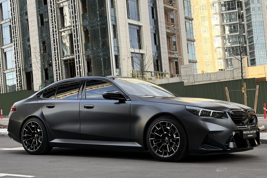 Продам BMW M5 2024 года в Киеве