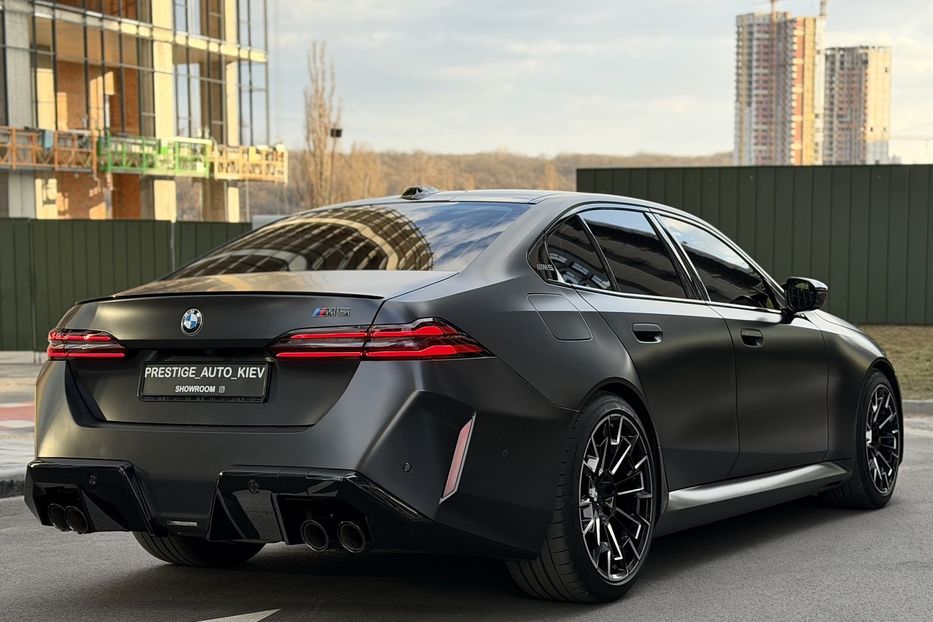 Продам BMW M5 2024 года в Киеве