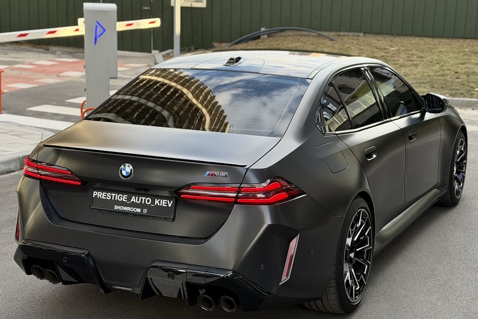 Продам BMW M5 2024 года в Киеве