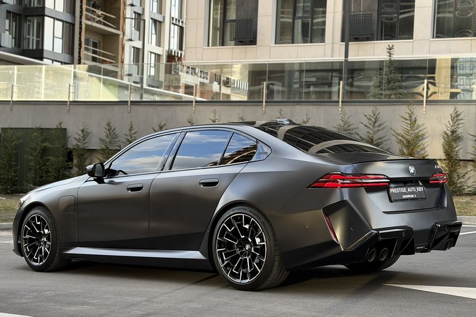 Продам BMW M5 2024 года в Киеве