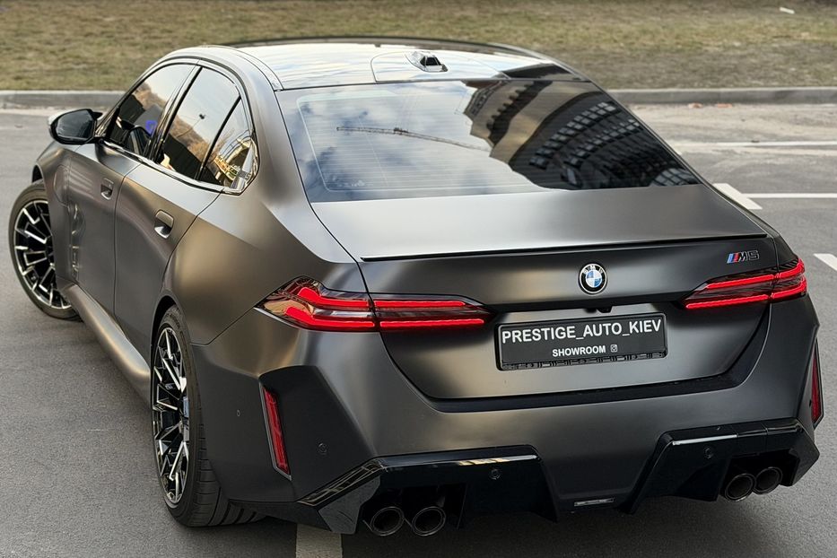 Продам BMW M5 2024 года в Киеве