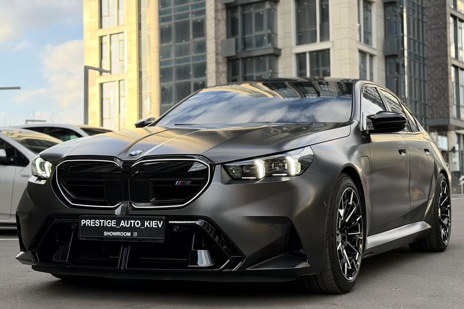 Продам BMW M5 2024 года в Киеве