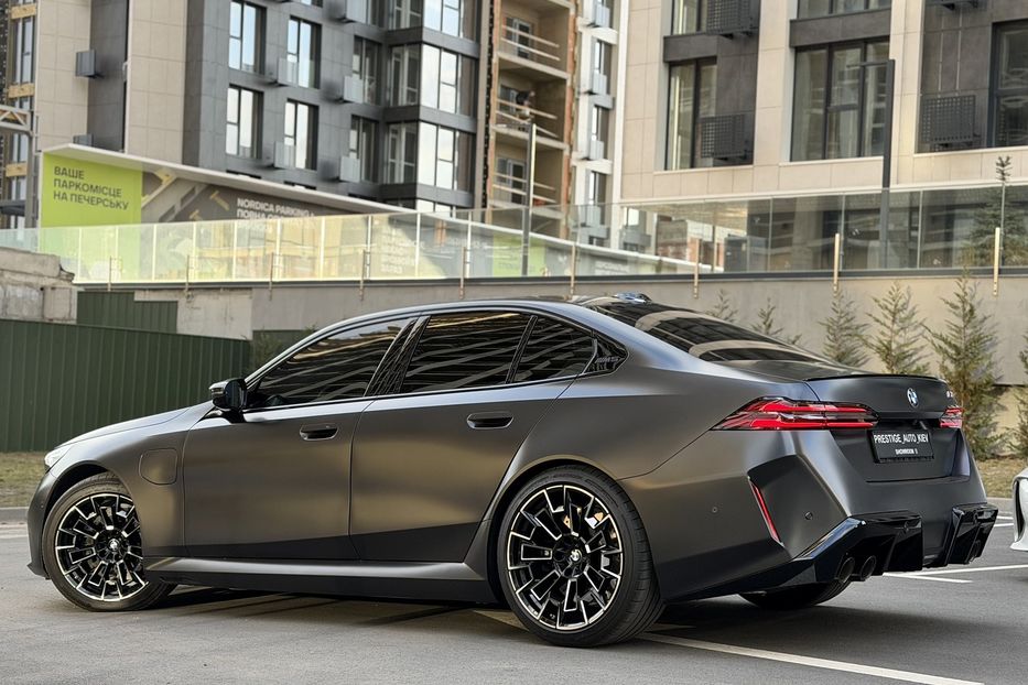 Продам BMW M5 2024 года в Киеве