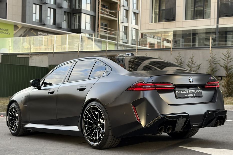 Продам BMW M5 2024 года в Киеве