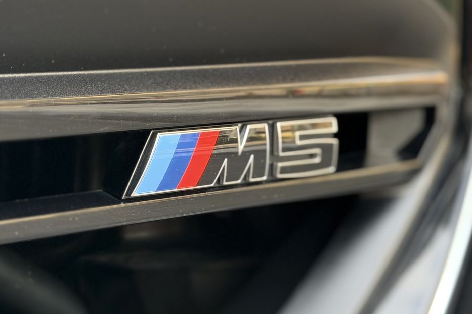 Продам BMW M5 2024 года в Киеве