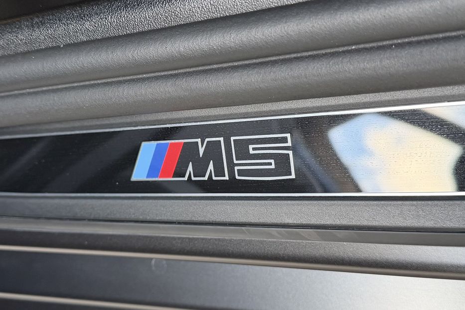 Продам BMW M5 2024 года в Киеве