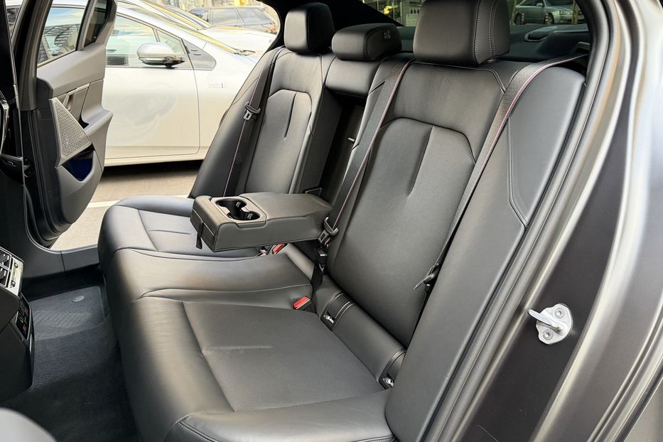 Продам BMW M5 2024 года в Киеве