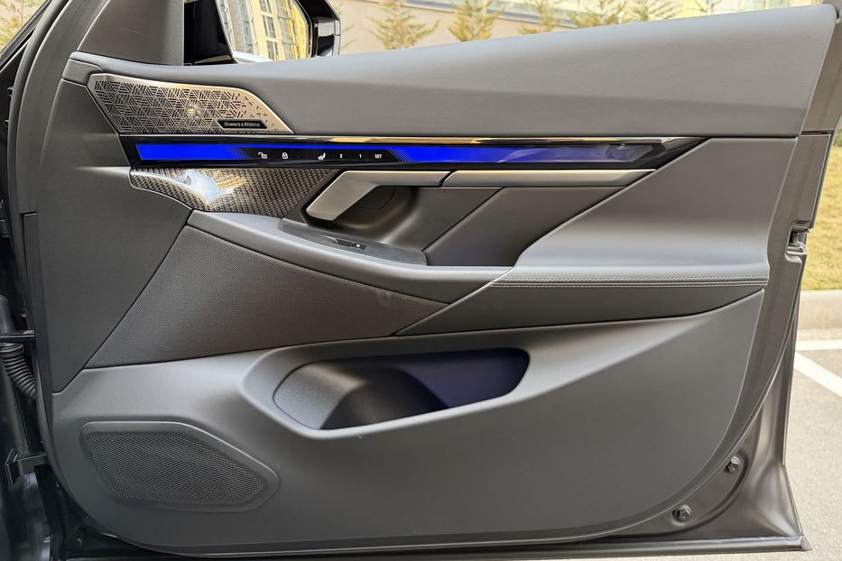 Продам BMW M5 2024 года в Киеве