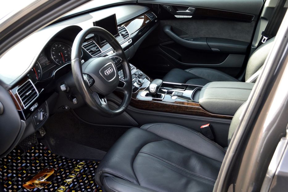 Продам Audi A8 Long 2012 года в Одессе