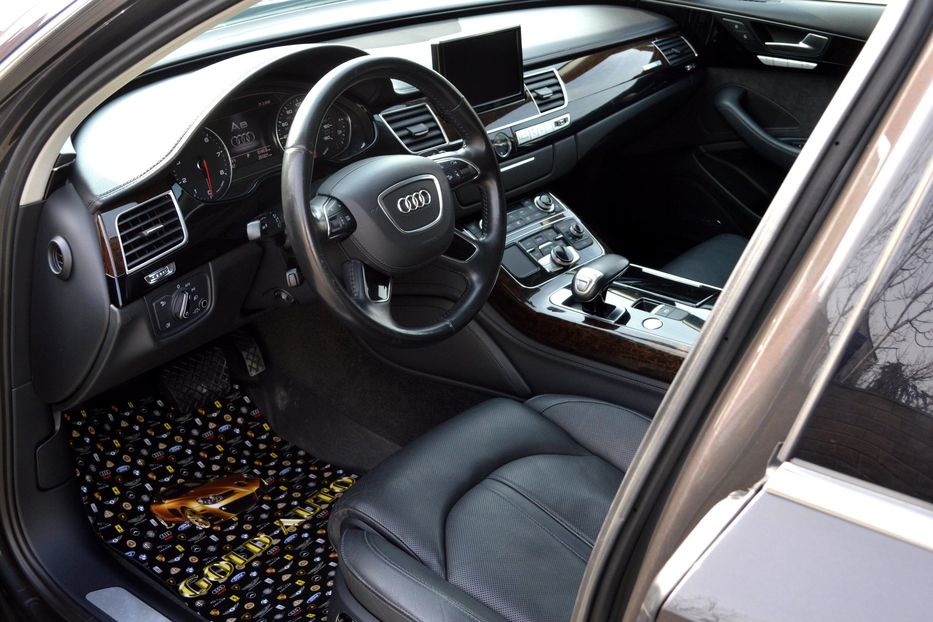 Продам Audi A8 Long 2012 года в Одессе