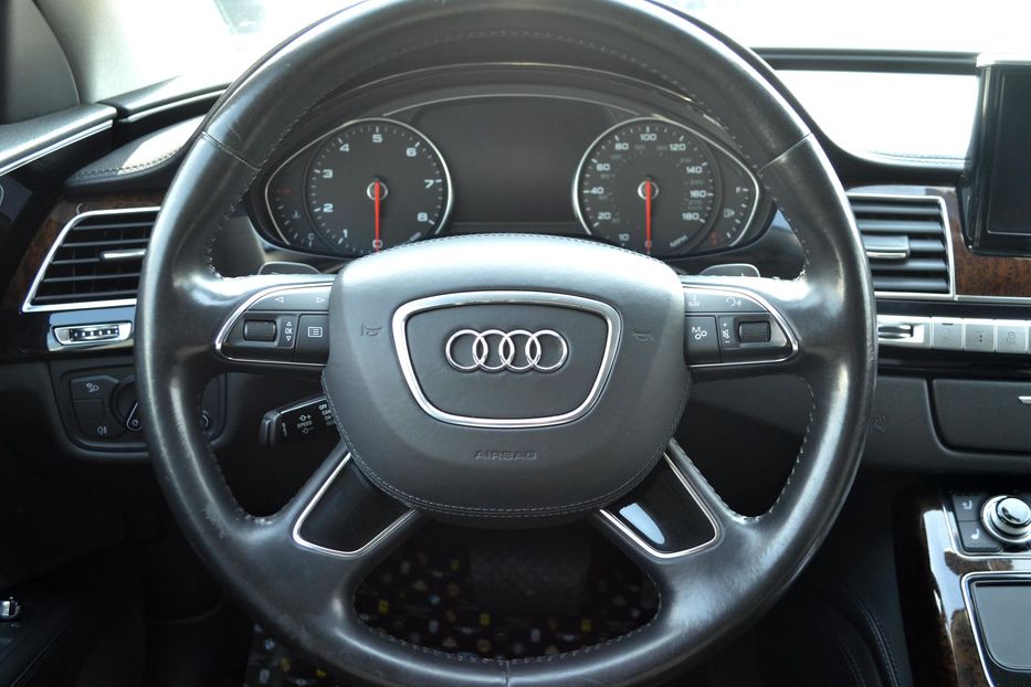 Продам Audi A8 Long 2012 года в Одессе