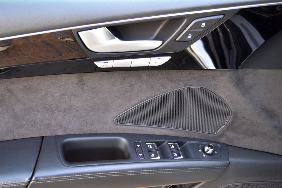 Продам Audi A8 Long 2012 года в Одессе
