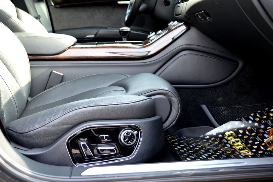 Продам Audi A8 Long 2012 года в Одессе