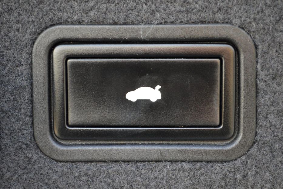 Продам Audi A8 Long 2012 года в Одессе