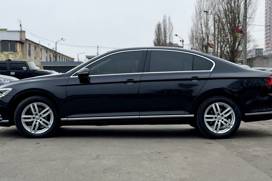 Продам Volkswagen Passat B8 2.0TDI DSG (190 к.с.) 2016 года в Киеве
