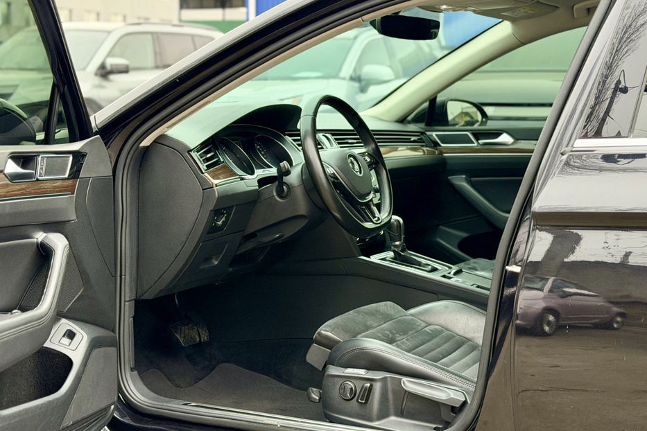 Продам Volkswagen Passat B8 2.0TDI DSG (190 к.с.) 2016 года в Киеве