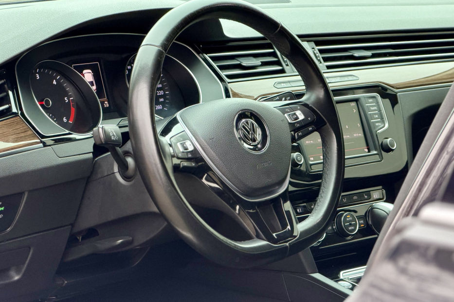 Продам Volkswagen Passat B8 2.0TDI DSG (190 к.с.) 2016 года в Киеве