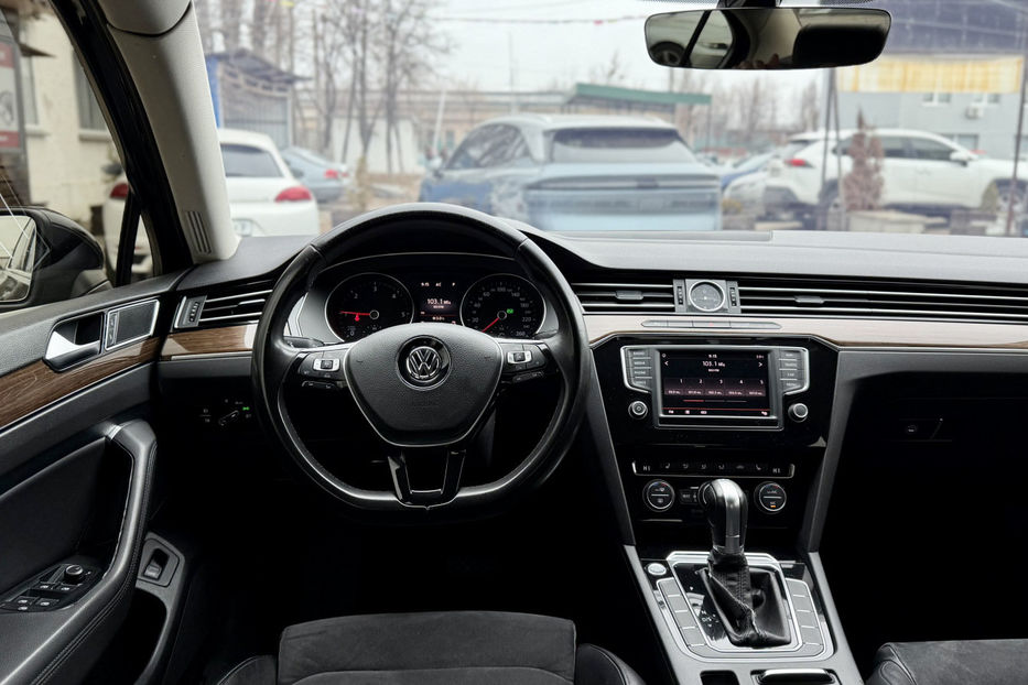 Продам Volkswagen Passat B8 2.0TDI DSG (190 к.с.) 2016 года в Киеве