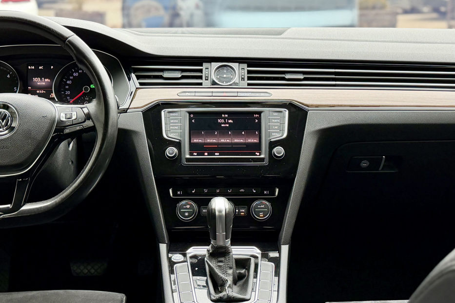 Продам Volkswagen Passat B8 2.0TDI DSG (190 к.с.) 2016 года в Киеве