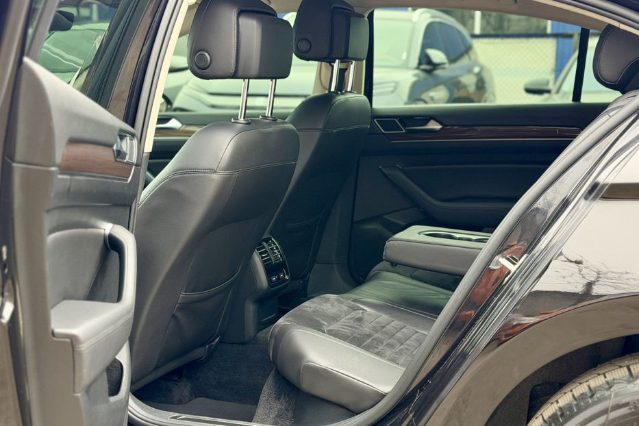 Продам Volkswagen Passat B8 2.0TDI DSG (190 к.с.) 2016 года в Киеве