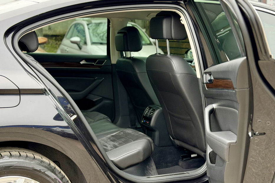 Продам Volkswagen Passat B8 2.0TDI DSG (190 к.с.) 2016 года в Киеве