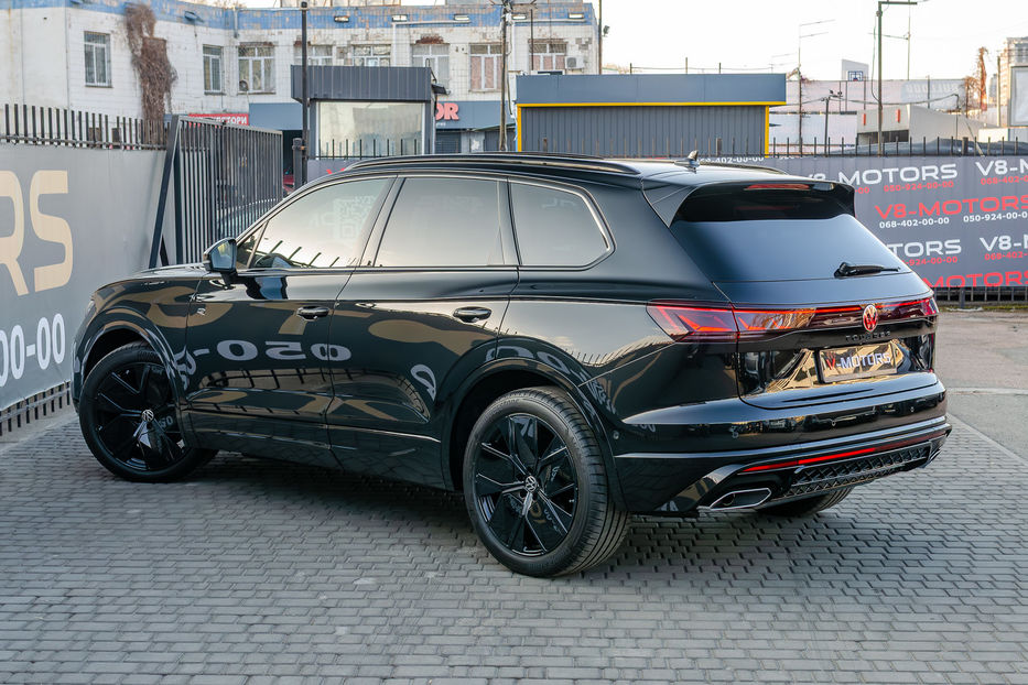 Продам Volkswagen Touareg R-Line 3.0TDI 2024 года в Киеве