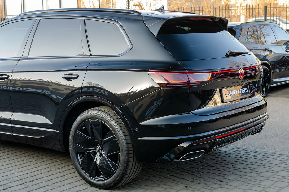 Продам Volkswagen Touareg R-Line 3.0TDI 2024 года в Киеве