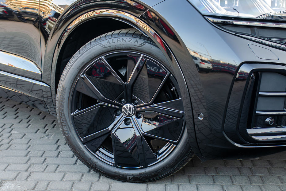 Продам Volkswagen Touareg R-Line 3.0TDI 2024 года в Киеве