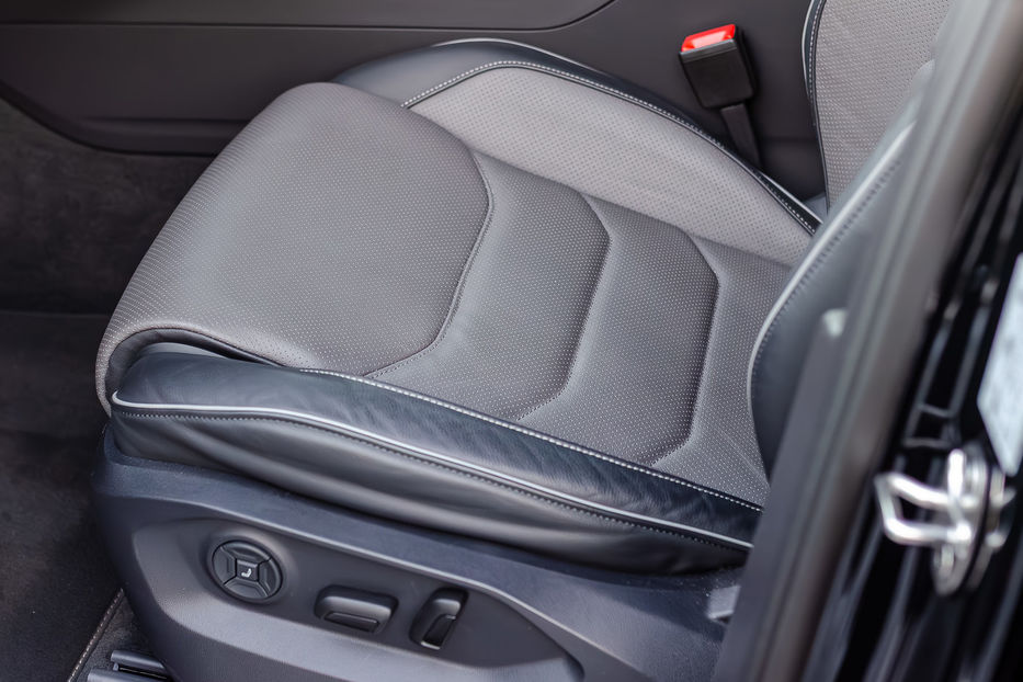 Продам Volkswagen Touareg R-Line 3.0TDI 2024 года в Киеве