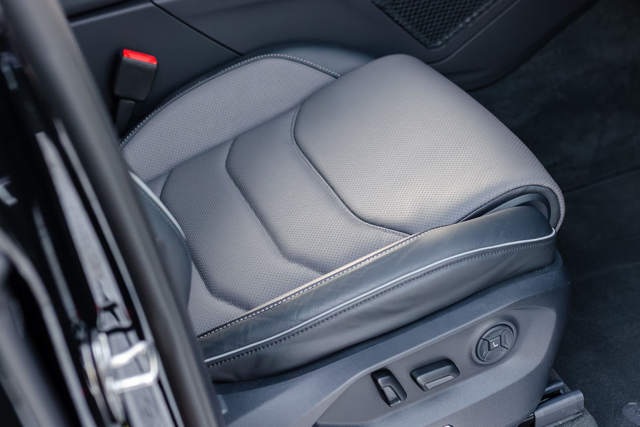 Продам Volkswagen Touareg R-Line 3.0TDI 2024 года в Киеве