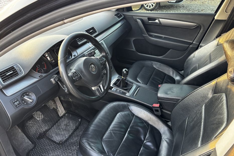 Продам Volkswagen Passat B7 2014 года в Львове