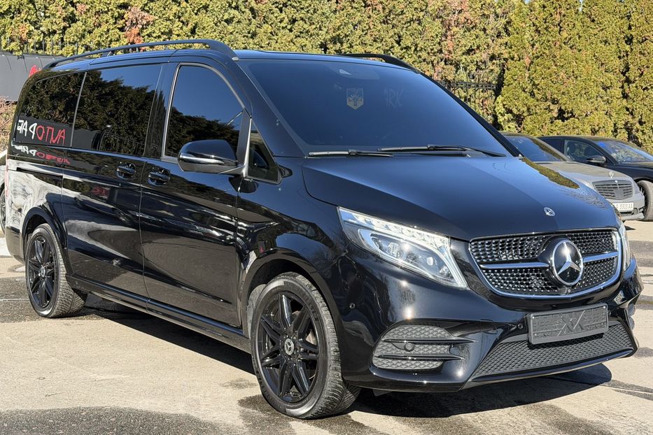Продам Mercedes-Benz V-Class 300 4 Matic 2022 года в Киеве