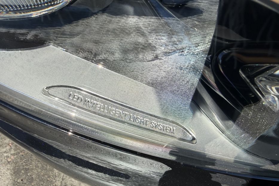 Продам Mercedes-Benz V-Class 300 4 Matic 2022 года в Киеве