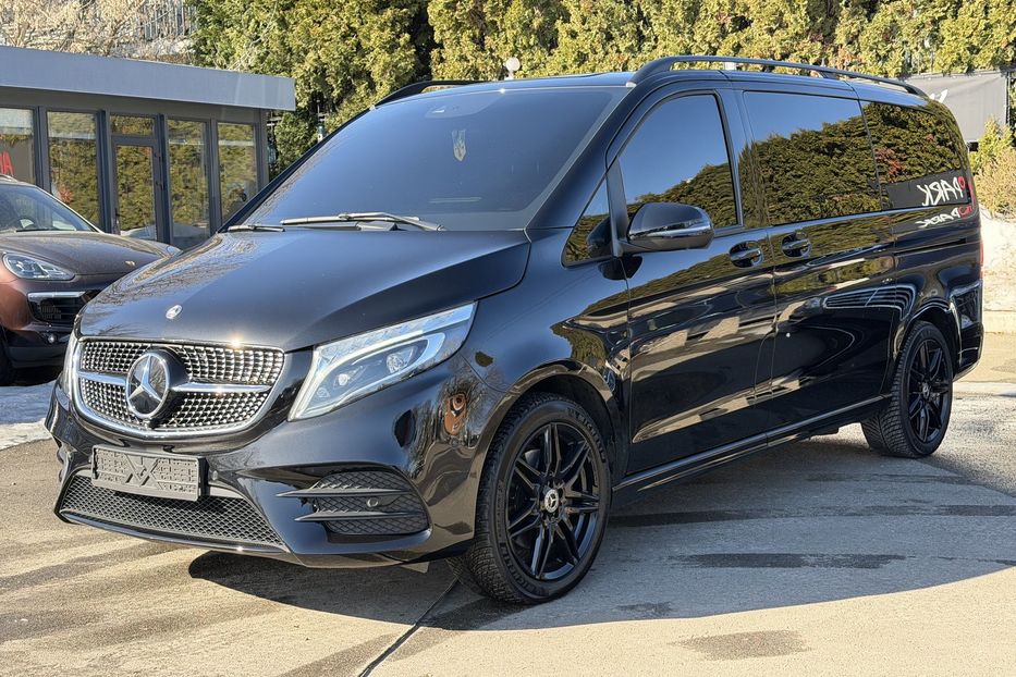 Продам Mercedes-Benz V-Class 300 4 Matic 2022 года в Киеве