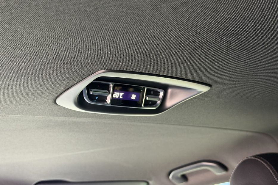 Продам Mercedes-Benz V-Class 300 4 Matic 2022 года в Киеве