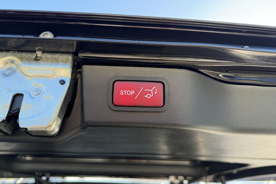 Продам Mercedes-Benz V-Class 300 4 Matic 2022 года в Киеве