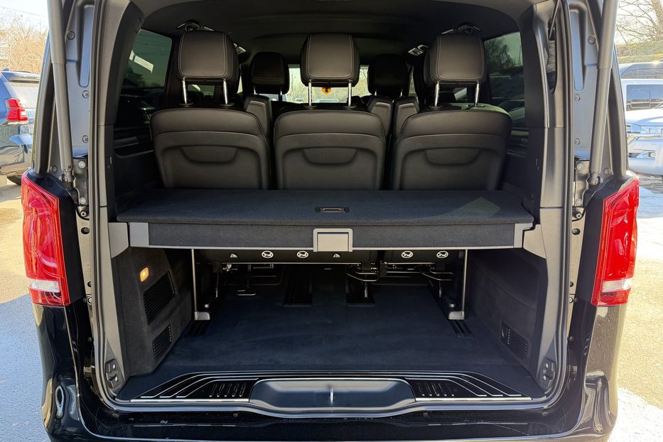 Продам Mercedes-Benz V-Class 300 4 Matic 2022 года в Киеве