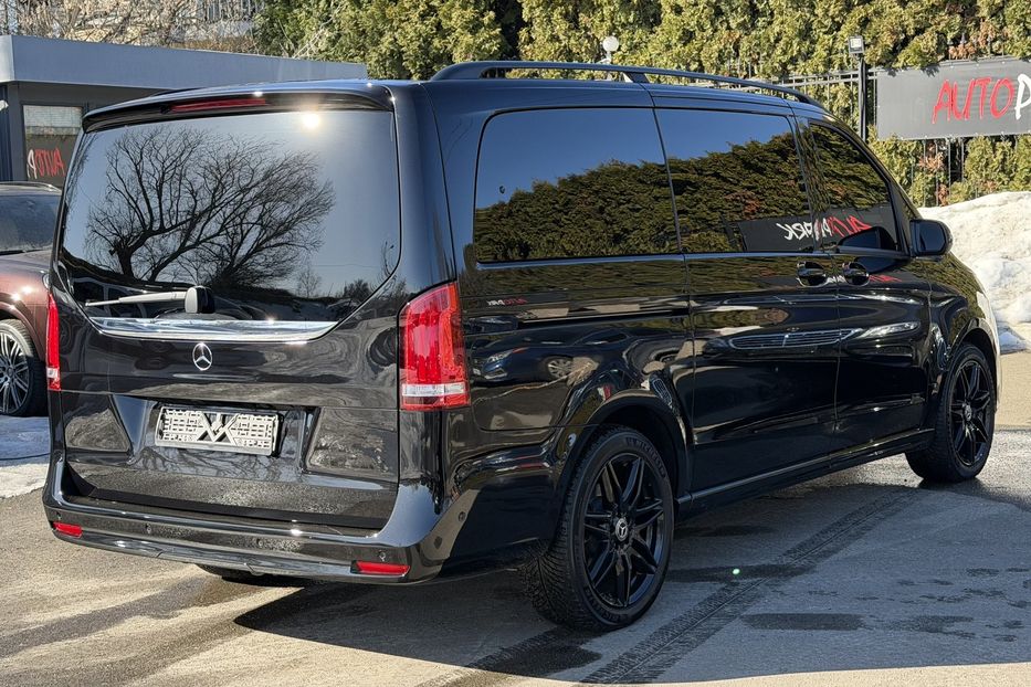 Продам Mercedes-Benz V-Class 300 4 Matic 2022 года в Киеве