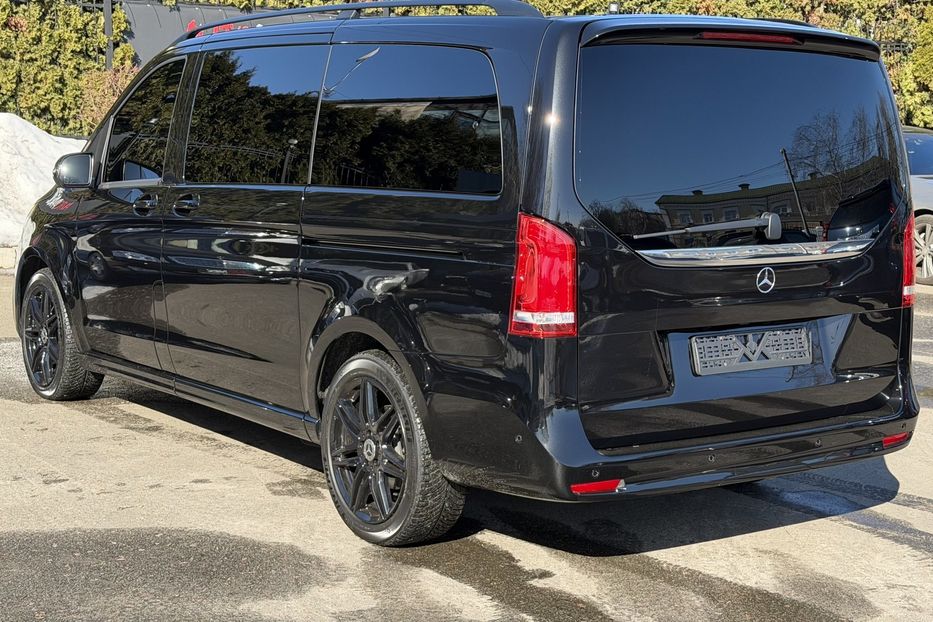 Продам Mercedes-Benz V-Class 300 4 Matic 2022 года в Киеве