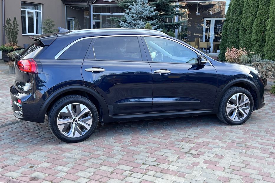 Продам Kia Niro ExecutiveLine 2021 года в Тернополе