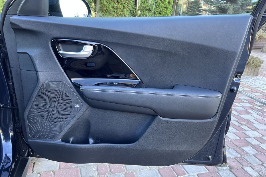 Продам Kia Niro ExecutiveLine 2021 года в Тернополе