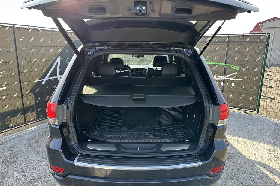 Продам Jeep Grand Cherokee 3.0 dissel Ovetland 2015 года в Киеве