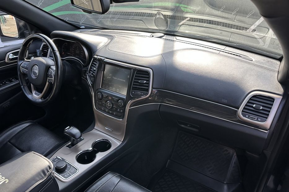 Продам Jeep Grand Cherokee 3.0 dissel Ovetland 2015 года в Киеве