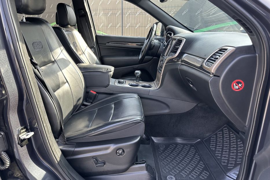 Продам Jeep Grand Cherokee 3.0 dissel Ovetland 2015 года в Киеве