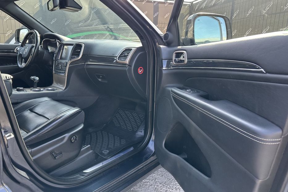 Продам Jeep Grand Cherokee 3.0 dissel Ovetland 2015 года в Киеве