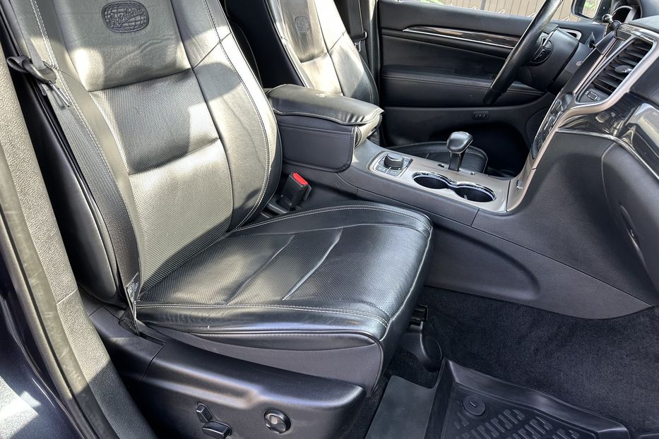 Продам Jeep Grand Cherokee 3.0 dissel Ovetland 2015 года в Киеве