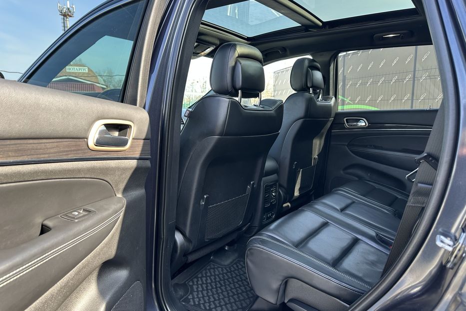 Продам Jeep Grand Cherokee 3.0 dissel Ovetland 2015 года в Киеве