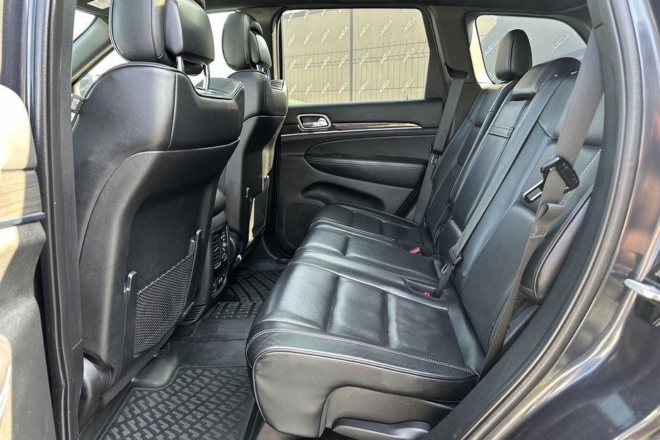 Продам Jeep Grand Cherokee 3.0 dissel Ovetland 2015 года в Киеве