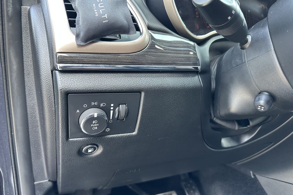 Продам Jeep Grand Cherokee 3.0 dissel Ovetland 2015 года в Киеве