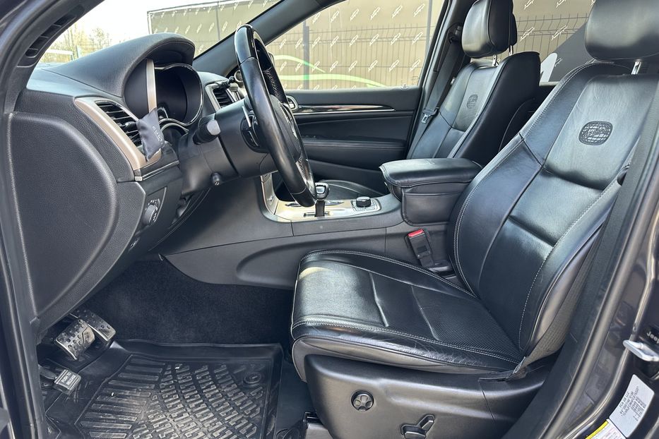 Продам Jeep Grand Cherokee 3.0 dissel Ovetland 2015 года в Киеве